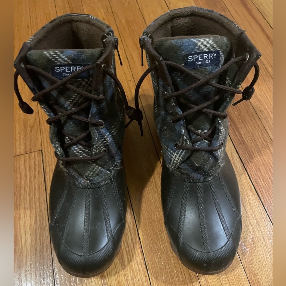 Sperry Women’s Water/Snow Proof Duck Boots Size 9 - Blue/Brown Plaid Upper